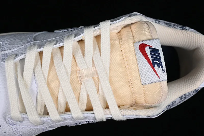 All categories Nk SB Dunk series Nk SB Dunk Low low-top sneakers Nk Dunk Low "Washed Denim" washed denim SB dunk series low-top casual sports skateboard shoes FN6881-100